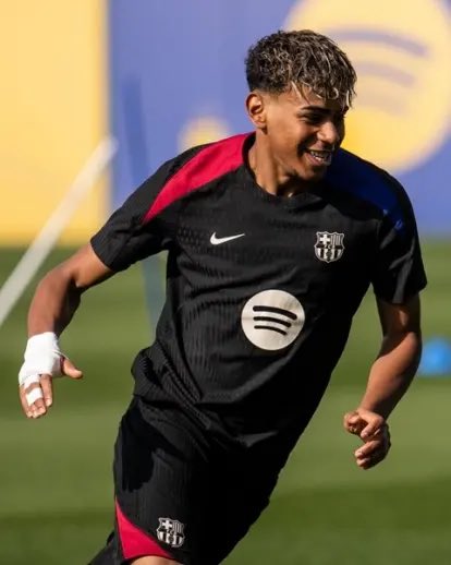ESnomanu's tweet photo. Todos los futbolistas que han mejorado su rendimiento físico de forma inusual, llevan vendada su muñeca. Bastante raro. https://t.co/TVlPBgE8GH