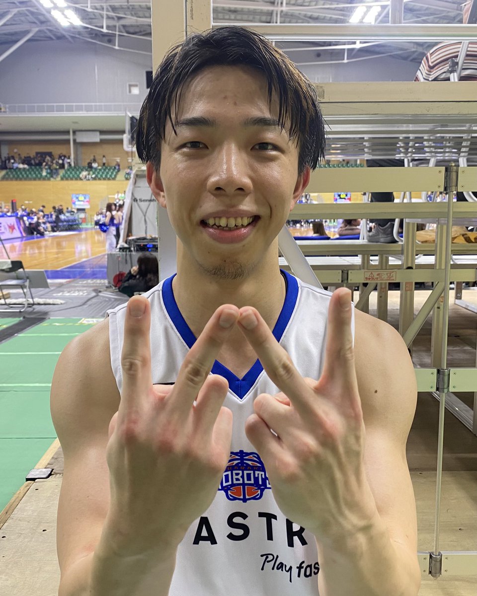 ibarakirobots's tweet photo. 𝐑𝐎𝐁𝐎𝐓𝐒 𝐃𝐮𝐛✌🏻✌🏻

終盤に流れを引き寄せるプレーを連発し、みんなをハッピーにしてくれたハピ🍀

｜#茨城ロボッツ｜#久岡幸太郎｜ https://t.co/odEn3uKjgL