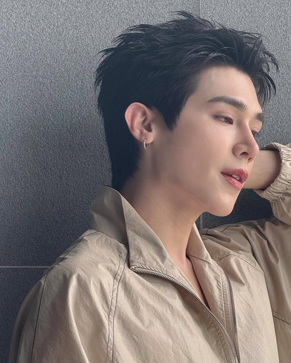 Yixun83's tweet photo. So handsome na😍😍Love this photo makmak
cr. toptawi_mua

FORTPEAT CROCS S2O

#CrocsSongkranxFortPeat https://t.co/qXbbGFtcDZ