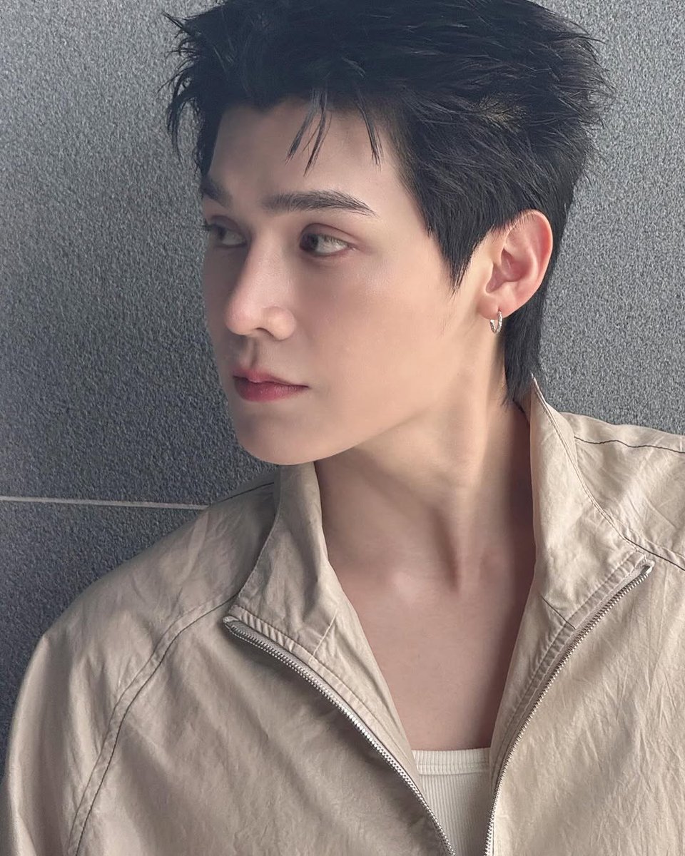 Yixun83's tweet photo. So handsome na😍😍Love this photo makmak
cr. toptawi_mua

FORTPEAT CROCS S2O

#CrocsSongkranxFortPeat https://t.co/qXbbGFtcDZ