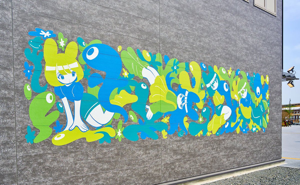 helloverysunday's tweet photo. 本日開幕しました、大阪・関西万博の会場内の壁画を担当させていただきました！🌱

2m✖︎8mという巨大サイズ！
他にもたくさんのアーティストさんの素敵な作品もありますので、ぜひ会場で見つけてみてください🌼

https://t.co/Am7qH70T5T

#大阪・関西万博　#EXPO2025 https://t.co/Y7cDPLgVWu