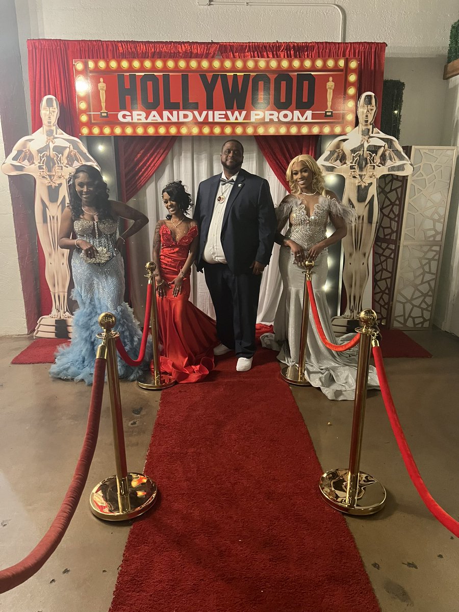 drvsmith's tweet image. From squirrelly 7th graders to Sensational Seniors watching the class of 2025 grow has been one of the greatest joys of my career. Prom was a memory I’ll cherish forever and Graduation will be bittersweet.
#ProudPrincipal #HollywoodNights #GHSPRIDE #ClassOf2025
