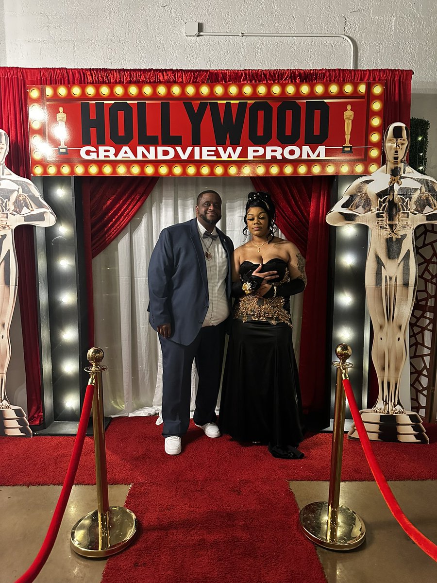drvsmith's tweet image. From squirrelly 7th graders to Sensational Seniors watching the class of 2025 grow has been one of the greatest joys of my career. Prom was a memory I’ll cherish forever and Graduation will be bittersweet.
#ProudPrincipal #HollywoodNights #GHSPRIDE #ClassOf2025