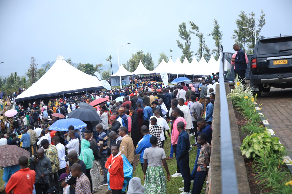 RutsiroDistrict's tweet photo. "Kwibuka ni ubuzima bwacu. Iyo twibuka si inzika tuba twimika. Ahubwo ni ukugira ngo dukumire ingengabitekerezo ya Jenoside aho iva ikagera no guharanira ko amateka mabi yaranze Igihugu cyacu atazongera ukundi." Niyonsenga Phillip, Perezida wa IBUKA mu Karere. @Unity_MemoryRw https://t.co/aBDkQDvoRd