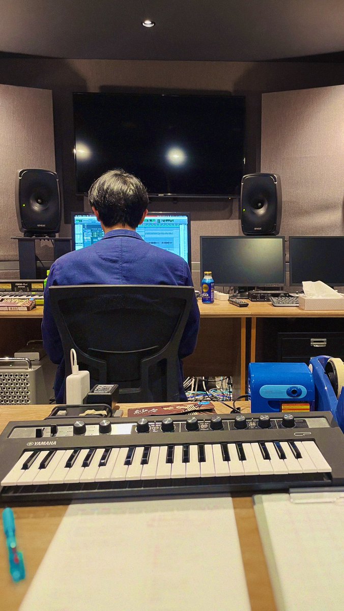 今日もボーカルレコーディングでした。

最近幾つも手応えを感じるポップスを作れてホントに嬉しい。

声って本当に魔法