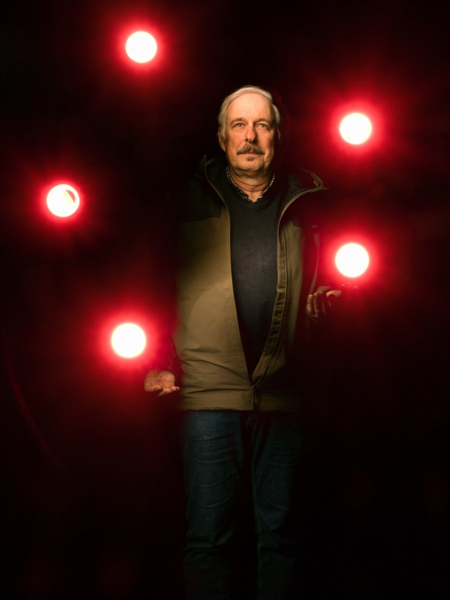 Light Painting Portraits In Open Ateliers 2025 - Part One ecency.com/hive-194913/@c… 

Last weekend, the studios in #Steinhagen opened their doors to visitors. Interested Visitors were portrayed by me and followed live on screen how the #lightpainting #portrait  was created.

#posh