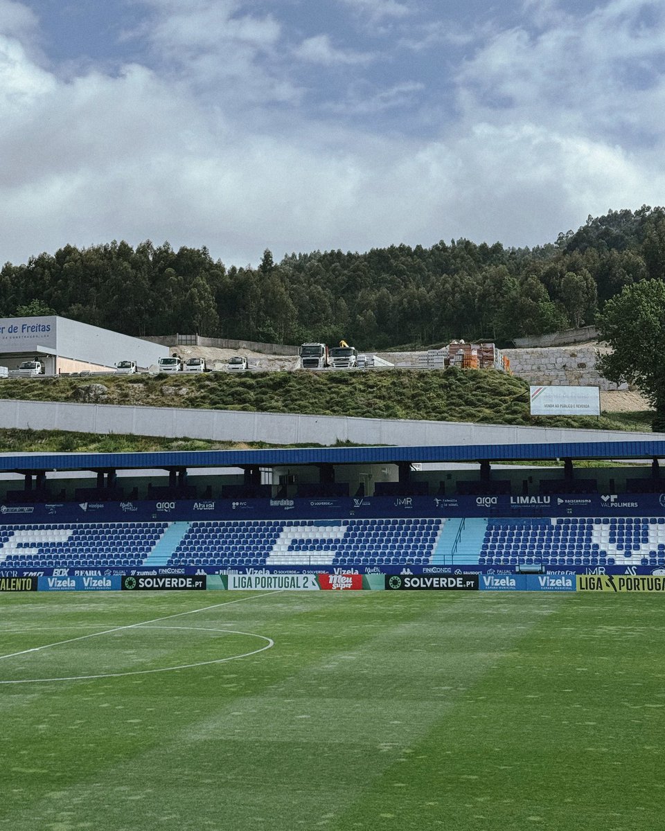 FCAlverca's tweet photo. 📍Estádio do FC Vizela
#FCVFCA
#VoaAlverca https://t.co/EZXlF5RFmK