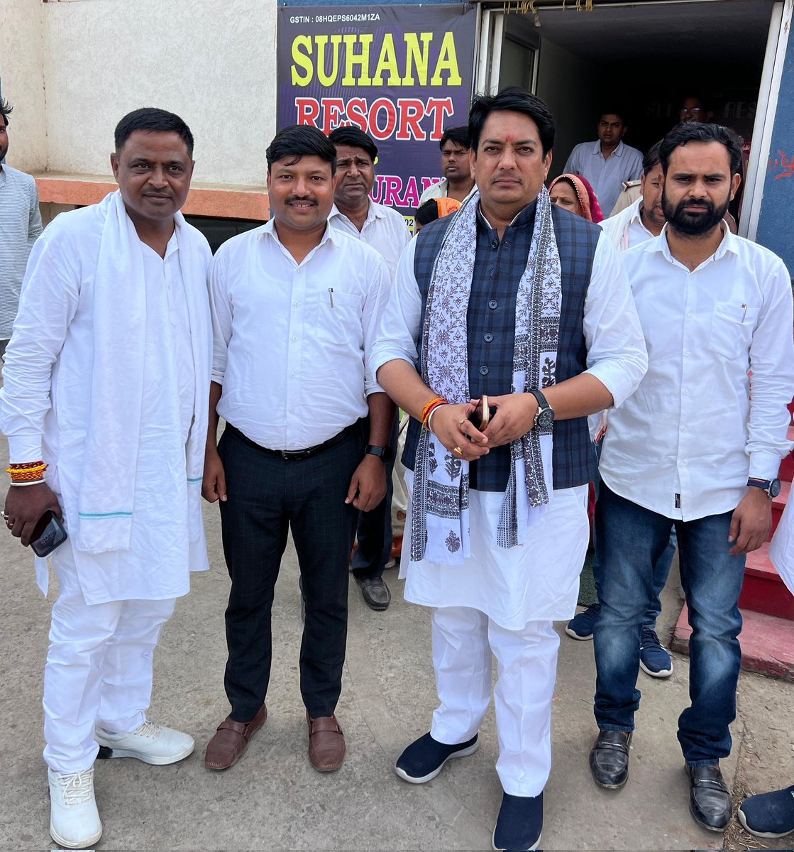 DrDeenDayal_'s tweet photo. महात्मा ज्योतिबा फुले जयंती के अवसर पर बांदीकुई,दौसा में आदरणीय अविनाश गहलोत जी, कैबिनेट मंत्री सामाजिक न्याय एवं अधिकारिता विभाग, राजस्थान सरकार एवं बांदीकुई के लोकप्रिय विधायक आदरणीय भागचंद सैनी टांकडा जी से मुलाकात के आत्मीय पल...
@AvinashGehlot_
@bhagchandtankda https://t.co/wgZoBZymox