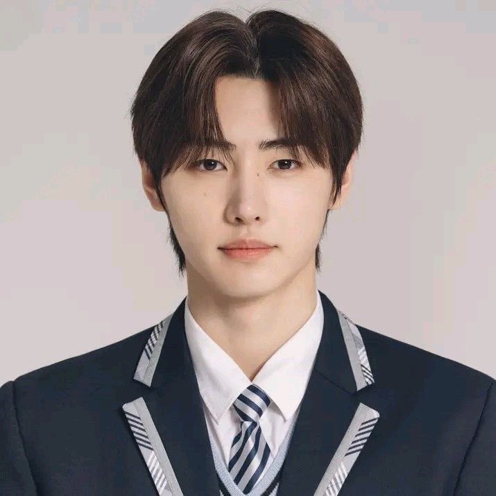 furiositys's tweet photo. ⠀ 
⠀    ⓘ #GRADUATION20TH_VCS 
⠀
( * โกงเวลา , วันนี้นายไจยามีnาร์ตผลไม้มาllจkเพื่อน ๆ น้อง ๆ ทุกคนที่มาทักทายรวมถึงถ่ายรูปวันปัจฉิมนิเทศร่วมกัน —— สามารถโควท/เฟบเพื่อรับได้เลยค่ะ ! 🫳🏻🧁🍓 ) https://t.co/tLU4iJEZs4