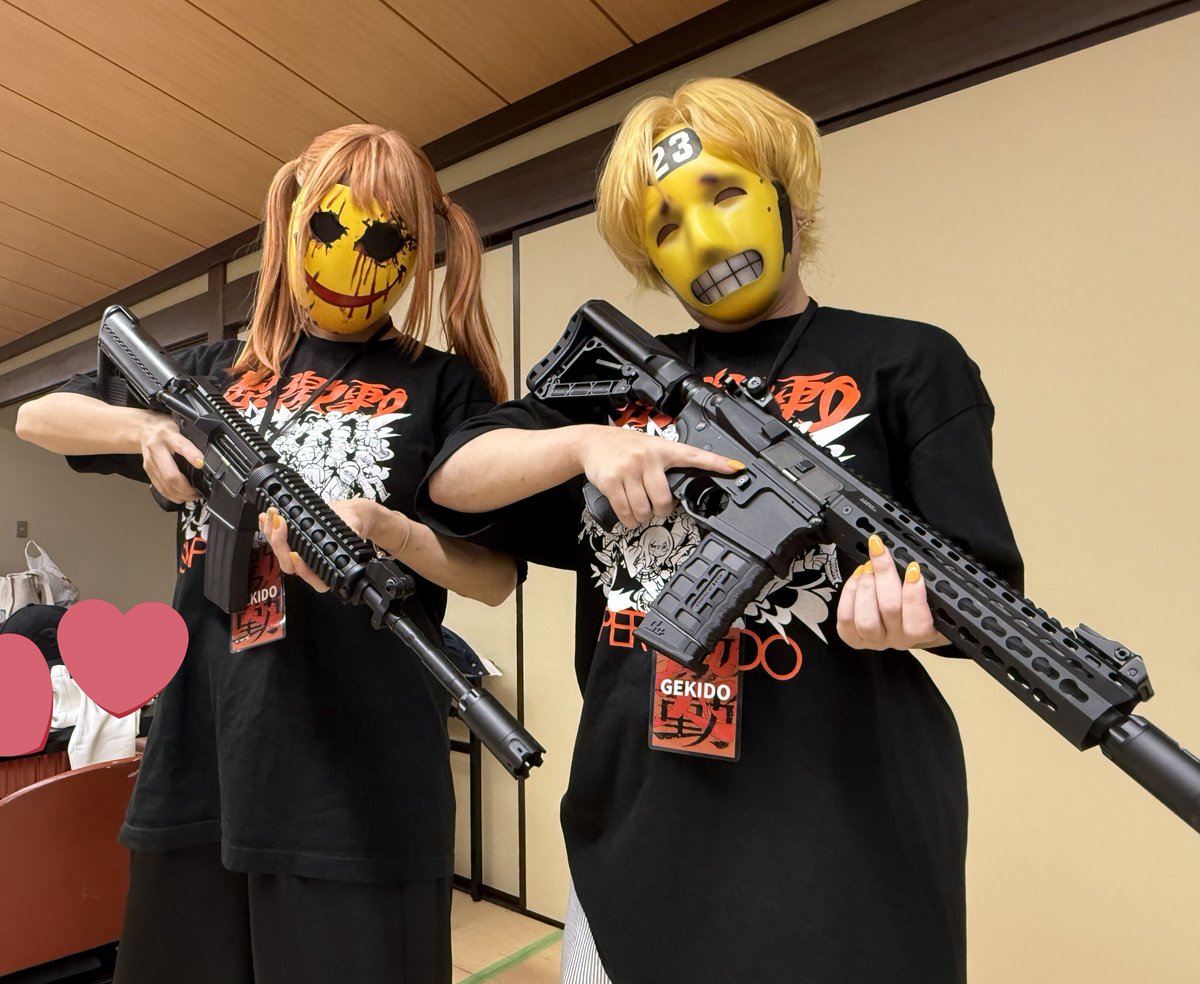 kashi_neko's tweet photo. #超激動　
二日間たーくさんありがとうございました！！離脱！！気をつけて皆帰るんだよ😼💪
ちなみに姉妹の靴 ちゃんと左右ちがうの気づいた？ https://t.co/lRvxntVccz