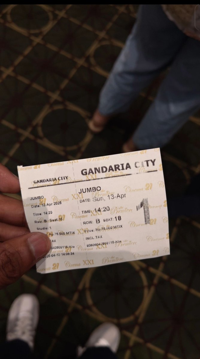 sechhan's tweet photo. Masih ada yaa laki laki 27 tahun nonton jumbo sendiri, dah gitu nangis lagi blok blok wkwkwk https://t.co/8HlUa7DpPD