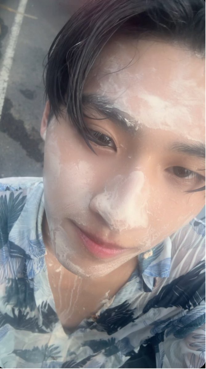 _sunkrub's tweet photo. ใครบอกไม่เล่นแป้ง #sunppk #สงกรานต์2025 https://t.co/lseebenqGr