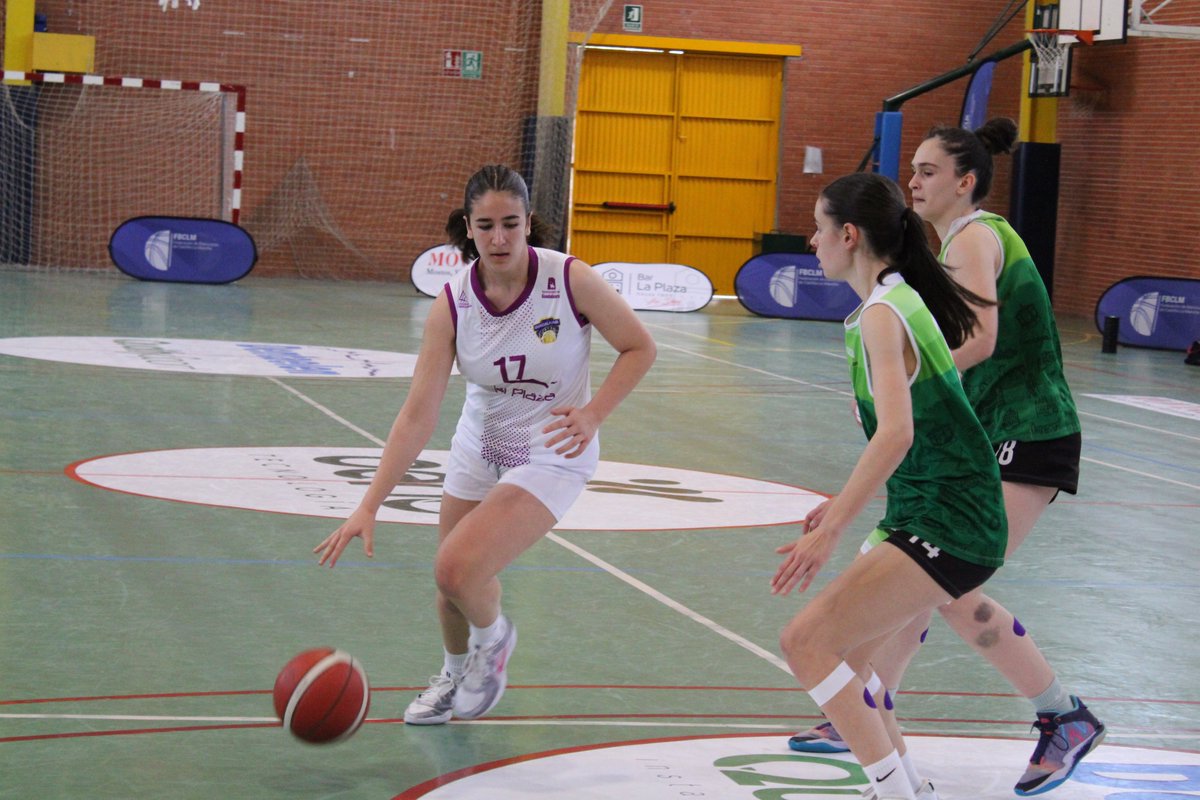 fbclm's tweet photo. #LigaUCLM🚺 | Final Q1 | Jornada 3
🏀 @CEIToledo 14-11 @GuadaBasket 
💻Streaming👇
https://t.co/OUe5JfgnYU
📊STATS by @SwishAllHoops
📸Flickr FBCLM
#PasionXBasketCLM https://t.co/BcUgrg5R5v