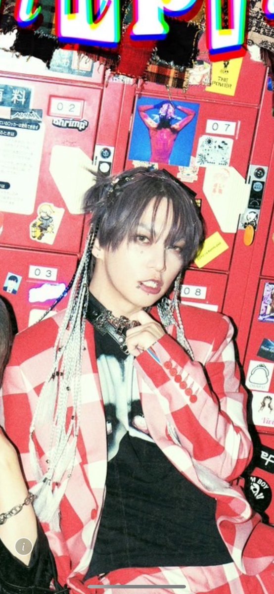 ta_streetgothic's tweet photo. 寂しいって声もあるけど、作品が海を越えて届いてるの大幸福

ソロはメンバーが居ない分、ほんとうにファンのみんなの存在がダイレクトに支えになるし、一緒につくってる実感がある
居場所をくれてありがとう

全世界のファンを日本に集結させてみんな会わせたい🔥

そして流石にビジュよすぎない？☺️ https://t.co/pBKkr2EsFJ