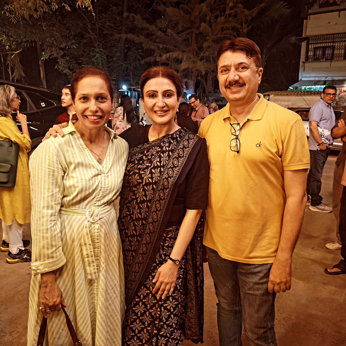 smmausaja (@smmausaja) on Twitter photo An enriching evening of a riveting performance by the uber-talented actor-director @juuhithesoniibabbar in the solo act biographical play ALoveStory1938-1979 on her legendary maternal grandfather Sajjad Zaheer, co-directed with Makarand Deshpande. Met <a href="/MaheshNBhatt/">Mahesh Bhatt</a> sir An enriching evening of a riveting performance by the uber-talented actor-director @juuhithesoniibabbar in the solo act biographical play ALoveStory1938-1979 on her legendary maternal grandfather Sajjad Zaheer, co-directed with Makarand Deshpande. Met <a href="/MaheshNBhatt/">Mahesh Bhatt</a> sir