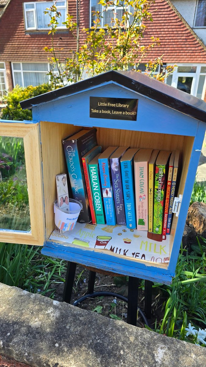 A new #LittleFreeLibrary 📚 on Farley Road in South Croydon, between Brent Road &amp; Queenhill bus stops!
It’s a free book-sharing box for everyone.
· Take a book to brighten your day.
· Leave a book for someone else to enjoy.
Keep the joy of reading alive😊
<a href="/LtlFreeLibrary/">Little Free Library®</a>