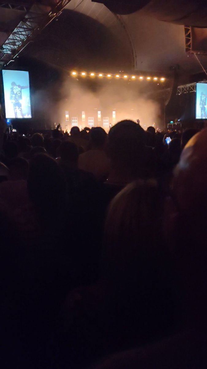 kevingoymer's tweet photo. @rsd25 @RoughTrade @LouisDunford from Louis dunford straight to rough trade at 2:50am to 53 in queue to home at 09:30 must be mad at 54yrs of age but worth it! https://t.co/1Dtg8cW13b