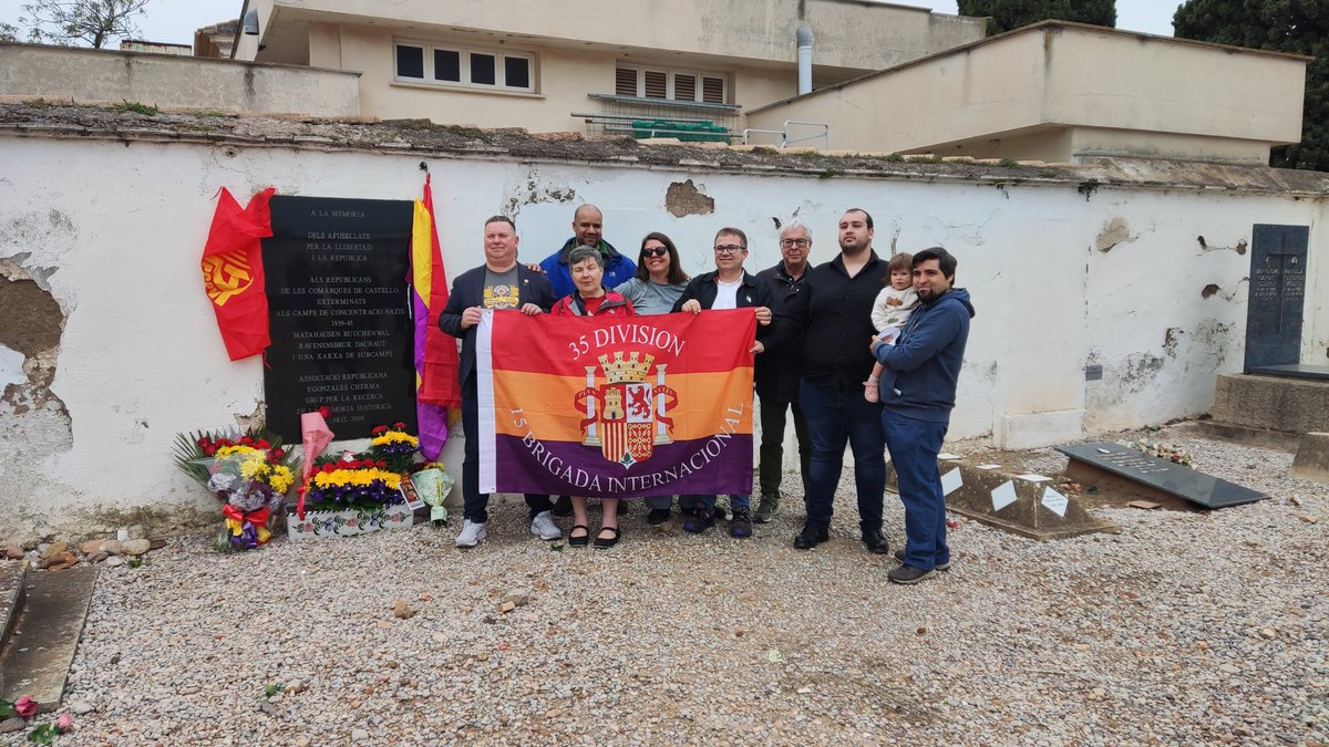 OctavioTraver's tweet image. Representants de la 35a Divisió de les Brigades Internacionals que lluitaren contra el feixisme ens acompanyaren ahir a l&apos;homenatge oferit a totes aquelles i aquells que defensaren la legalitat republicana contra el franquisme.
#NoOblidem
#14AbrilESP
Salut i República
