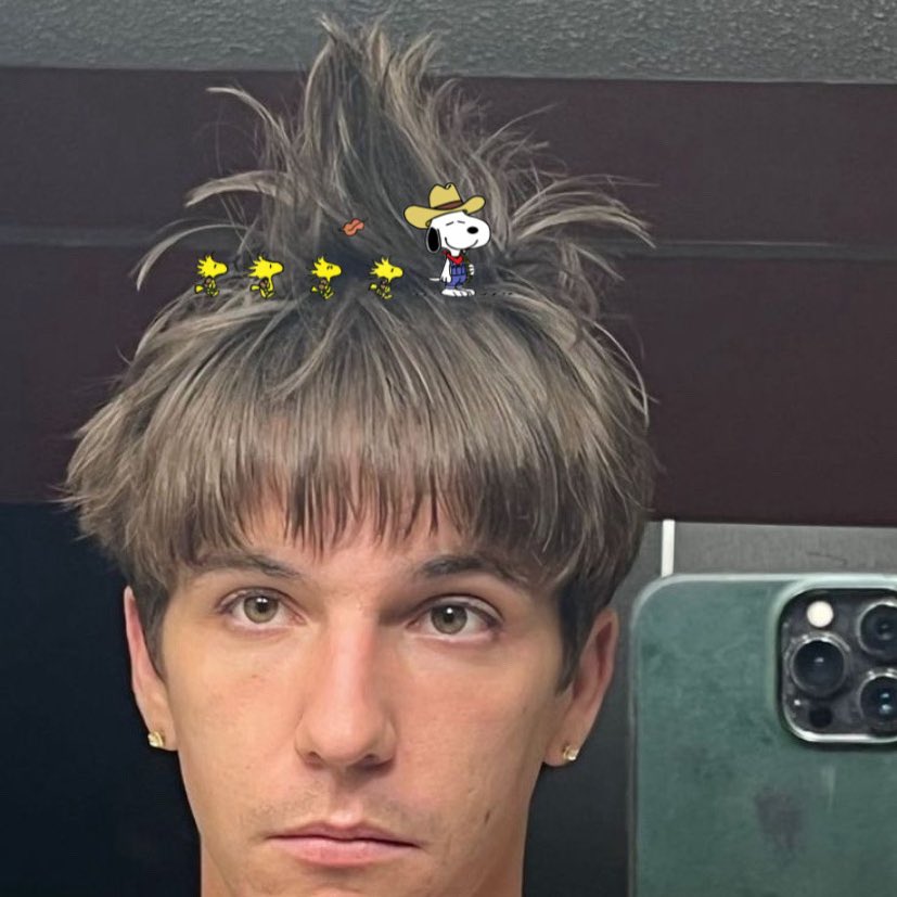 snootuckpy's tweet photo. snoop is starting a farm on tuck’s head!! https://t.co/ILqI3suBVy