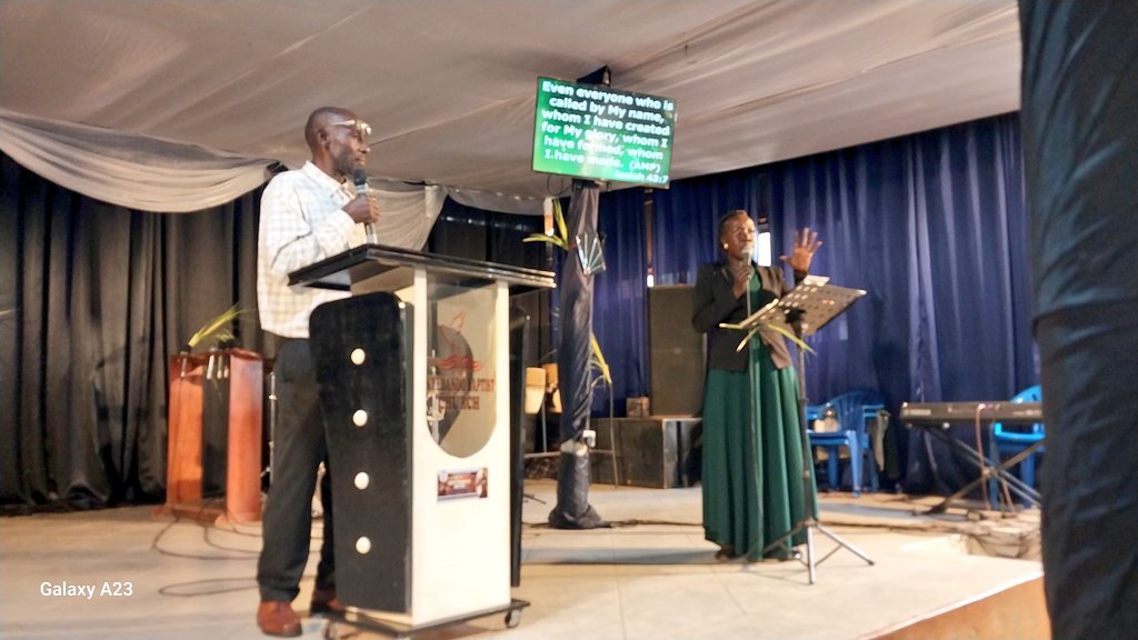 Kyebaptistch's tweet photo. π§΅ Elder Edward Ssekunjja gave a sumptuous sermon on Palm Sunday as the Christian faithful prepare for Holy Week, drawing from Matthew 21:1-17, Zechariah 9:9, Isaiah 43:7, 2 Corinthians 3:18, Philippians 3:10, Luke 2:5, and 2 Corinthians 11:2. #Palm Sunday #Kyebando Baptist https://t.co/HqVM5sRTSK