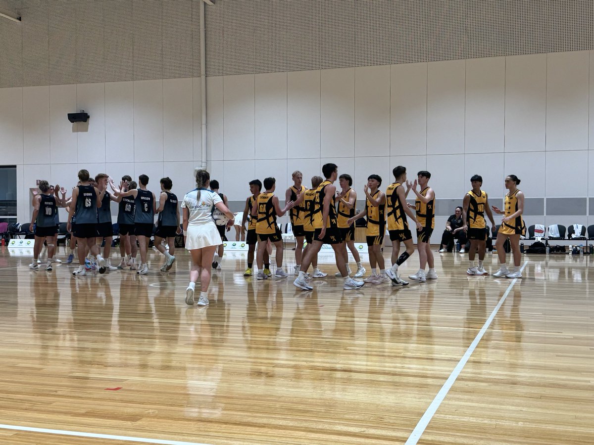 floyds63's tweet photo. Good win to the tiring WA under 20s team WA55 against the fast finishing Vics 46. Another 5 days of 2 games a day🤩. Lucky good Tram system in Melbourne #AMMNA https://t.co/qsBN5lFIzU