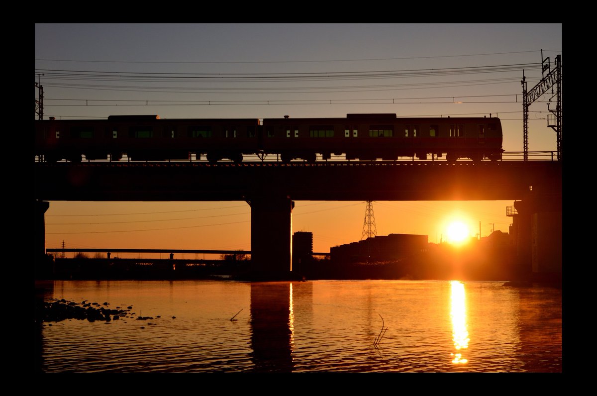 41e233's tweet photo. #みんなの撮影機材教えて 
Nikon D5100
ひな壇の中に紛れるおもちゃ使いとして孤軍奮闘してます。 https://t.co/an6Ykys9No