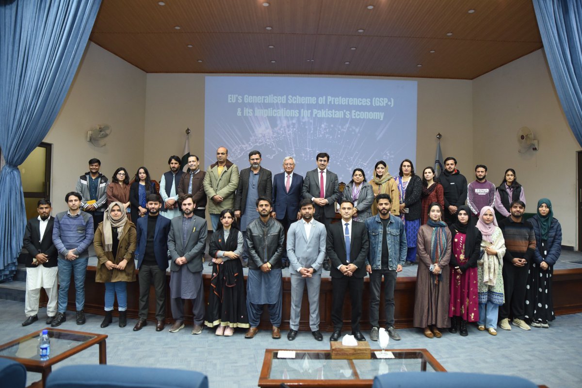 JMC_NUML's tweet image. Jean Monnet Chair- NUML, Islamabad organized a talk on ‘European Union-Pak Relations in the Context of GSP+ Status’ delivered by Dr. Manzoor Ahmad, Pakistan&apos;s former Ambassador to WTO. The lecture focused on economic and sociopolitical dimensions of GSP+ status for Pakistan.