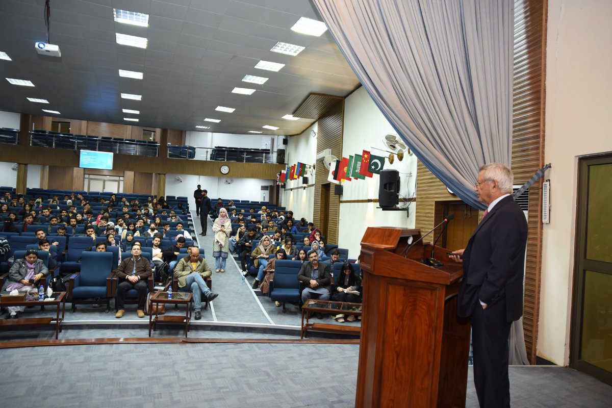 JMC_NUML's tweet image. Jean Monnet Chair- NUML, Islamabad organized a talk on ‘European Union-Pak Relations in the Context of GSP+ Status’ delivered by Dr. Manzoor Ahmad, Pakistan&apos;s former Ambassador to WTO. The lecture focused on economic and sociopolitical dimensions of GSP+ status for Pakistan.