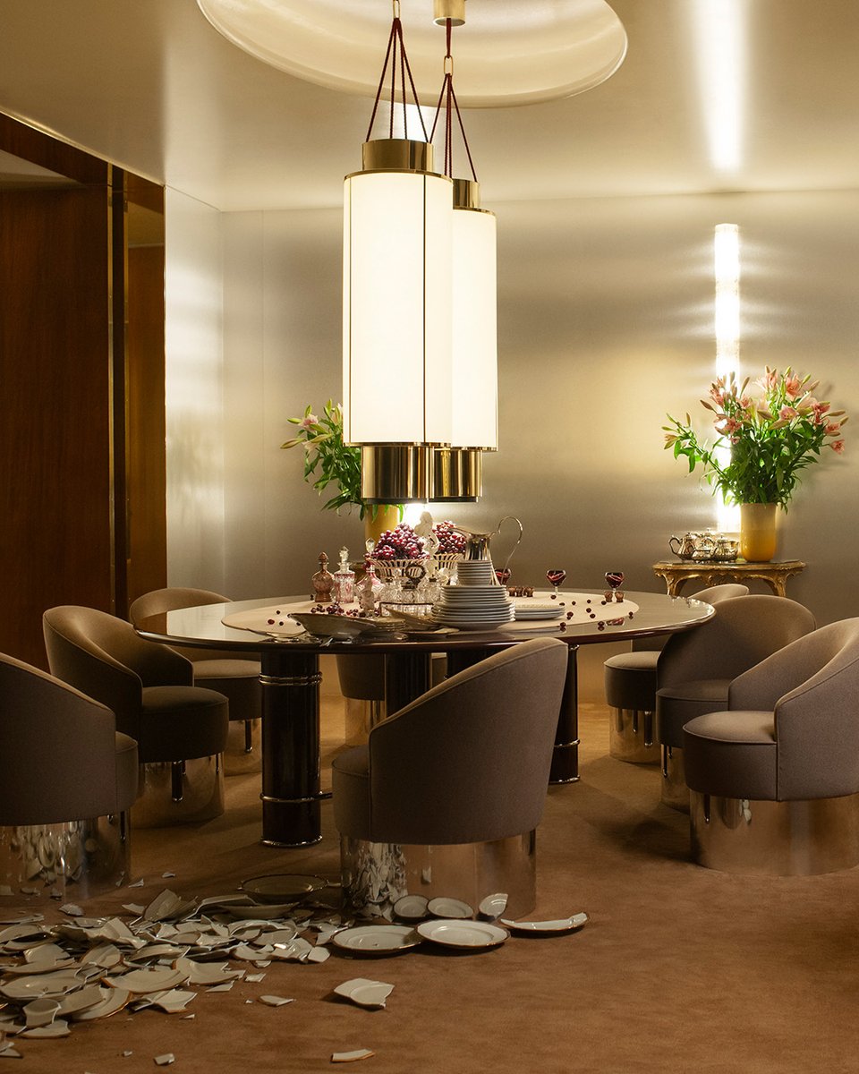 LoroPiana's tweet image. Capturing day-to-day living in its varied facets.

For La Prima Notte di Quiete, inside the dining room, a picture of quiet drama unfolds. 

#LoroPiana
#SaloneDelMobile
#MilanDesignWeek
#LoroPianaInteriors