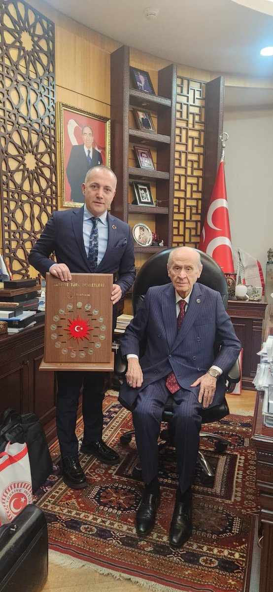 Milliyetçi Hareket Partisi Genel Başkanı, Bilge Liderimiz Sayın Devlet Bahçeli’yi makamında ziyaret ederek geçmiş olsun dileklerimizi ilettik.

Liderimiz tektir; adı Devlet Bahçeli’dir.