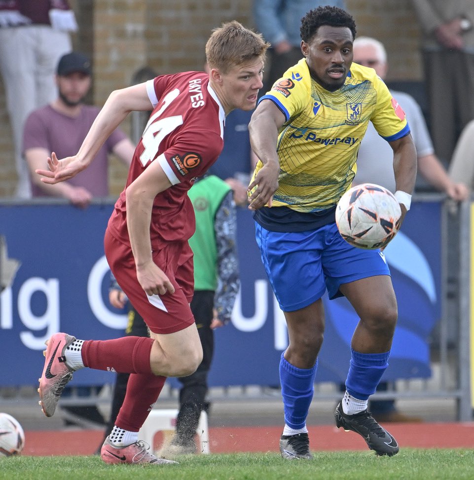 Current 1st year academy player Lewis Hayes also came of the bench during yesterdays 1st team game vs Enfield gaining some more valuable experience joining ex Academy players Freddie Hockey &amp; Kenedy Mupomba also featuring ⚽️

#FutureIsClaret