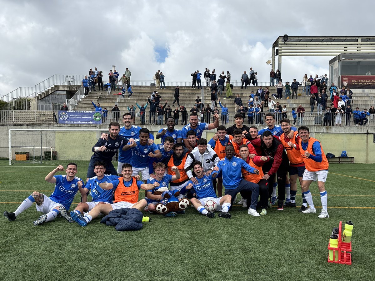 CDVicalvaro's tweet photo. Había que ganar...
Y se GANOOOOÓ💙
#5Finales⚽️ https://t.co/VorBSqC18Q