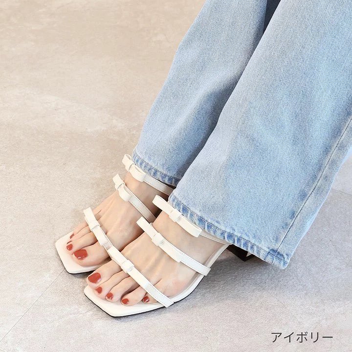 coco_home__'s tweet photo. RANDAやDIANA系の靴かわいいけど高すぎるって人へ…ここお値段半額以下なのに上品で可愛いのたくさん！しかもクッションふっかふかで履き心地抜群だしパンプスでも走れるしサイズ展開も豊富！ほぼ3,000円台で買えるよ！ https://t.co/0MNuIKRan3