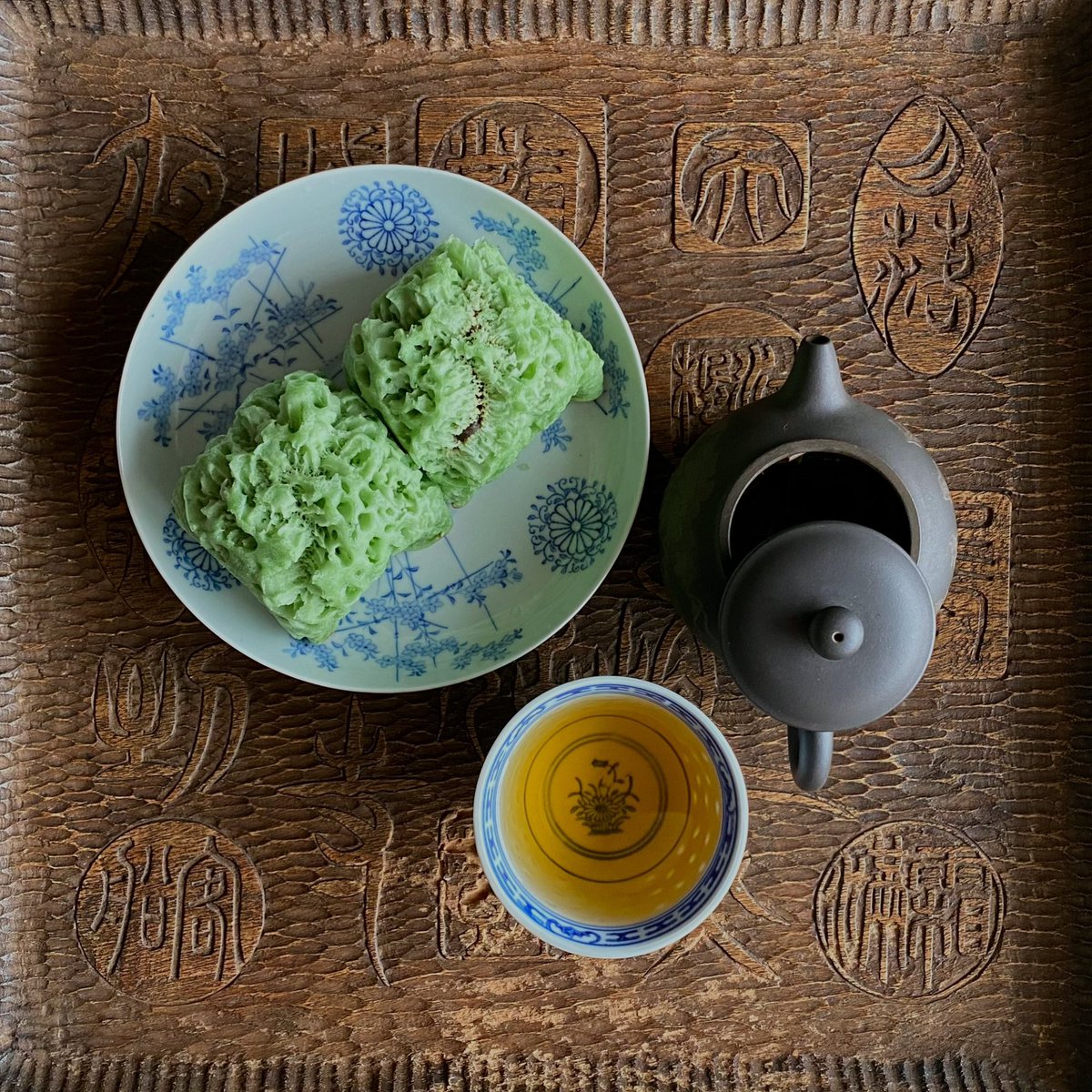 雨 降ったり止んだり … 
買っておいてよかった〝ふくさ〟
高千穂ほうじ茶を淹れました
  #茶好連