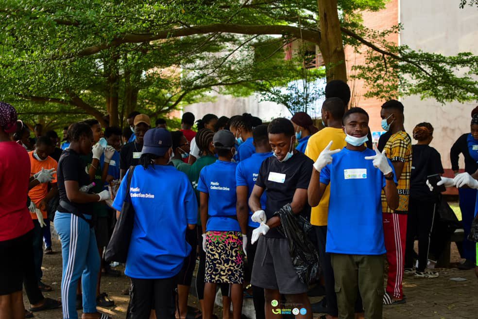ploggingnigeria's tweet photo. Consistently, we're engaging youths in participatory action for the environment ππΏπͺπΏ.
#GreenRisingNigeria #GenU9ja #UNICEF #UNICEFNigeria #PloggingNigeria #WeKeepFitToKeepClean #FitPeopleInCleanCommunities https://t.co/kkx3sgKrTi