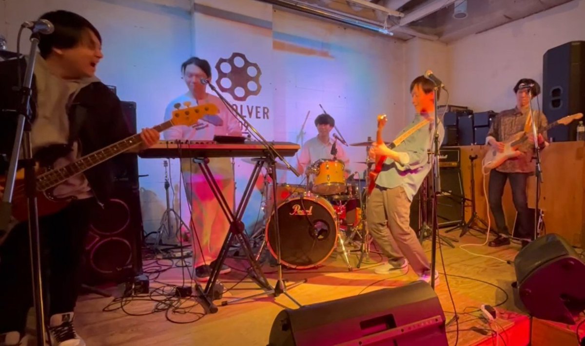 muck_ladders's tweet photo. 昨日は��幌円山REVOLVER(@revolver2007)にて
約半年ぶりのライブでした！
関わってくれた皆様、ありがとうございます。
より良い演奏ができるよう一同精進してまいります。

1. むつらぼし ※
2. Starchild ※
3. Lilac (in somewhere)
4. ペイパーホワイト ※
5. EXING’91
6. 漂着 ※

※ライブ初演奏 https://t.co/7tv7763o4R