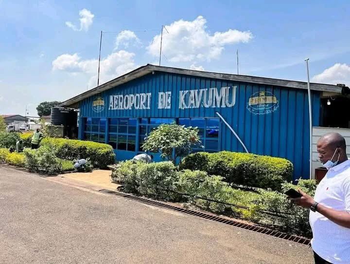 PlotinYambenga's tweet photo. #Agression Rwandaise: les wazalendo viennent de prendre le contrôle d’une grande partie de Kavumu , dans la périphérie de Bikavu, après de rudes combats contre les rebelles du M23/AFC ce dimanche. https://t.co/JzhW0NRfNe