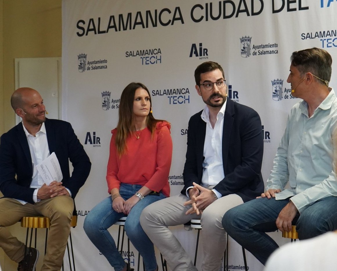 InnovaUSAL's tweet photo. 👨💻 |¡Gracias a @salamancatech y @aytoSalamanca por invitarnos al #Encuentrotech
Un espacio de creación y colaboración para convertir a Salamanca y a sus empresas en un ancla de innovación en el oeste peninsular. https://t.co/mxz3DwjwCA