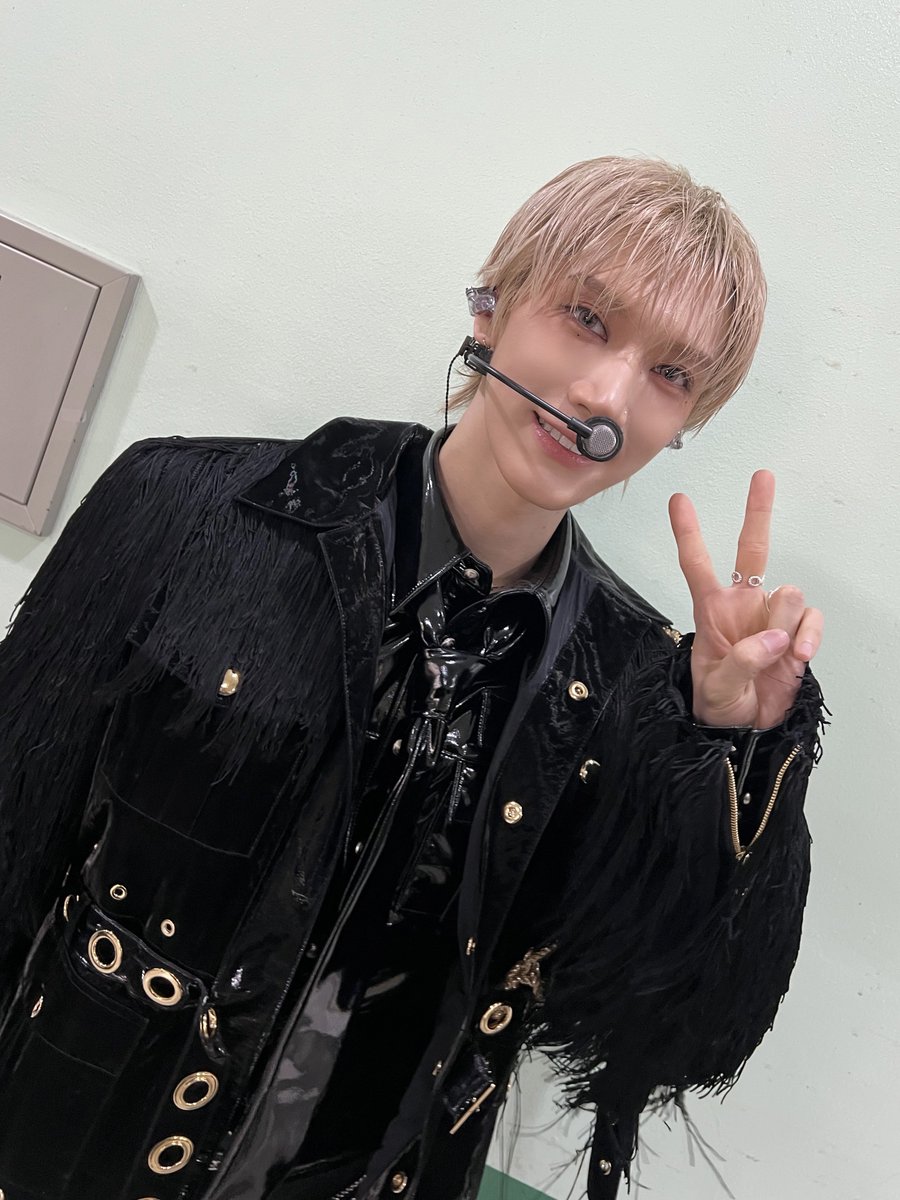 NCTsmtown's tweet photo. Stunner meets stunners✨

#TEN #李永钦 #텐
#TEN_STUNNER 
#2025TENCONCERT1001MOVEMENT
#NCT #WayV #威神V https://t.co/LJR6z5Ykyv