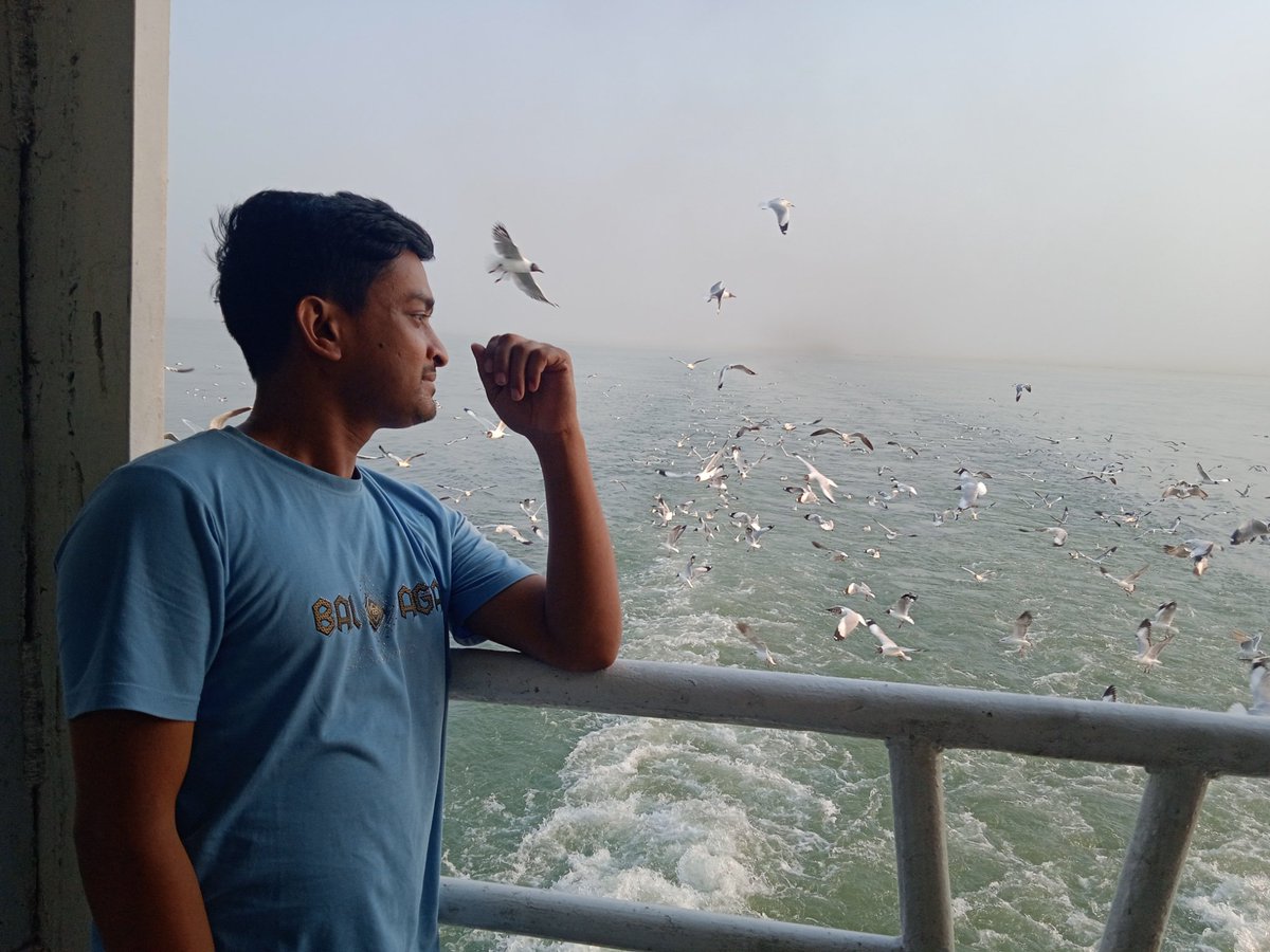 mdmonir42's tweet photo. লঞ্চ জার্নির রোমান্সকর৷ মুহূর্ত ❤️💯 https://t.co/KISdk7i3dT