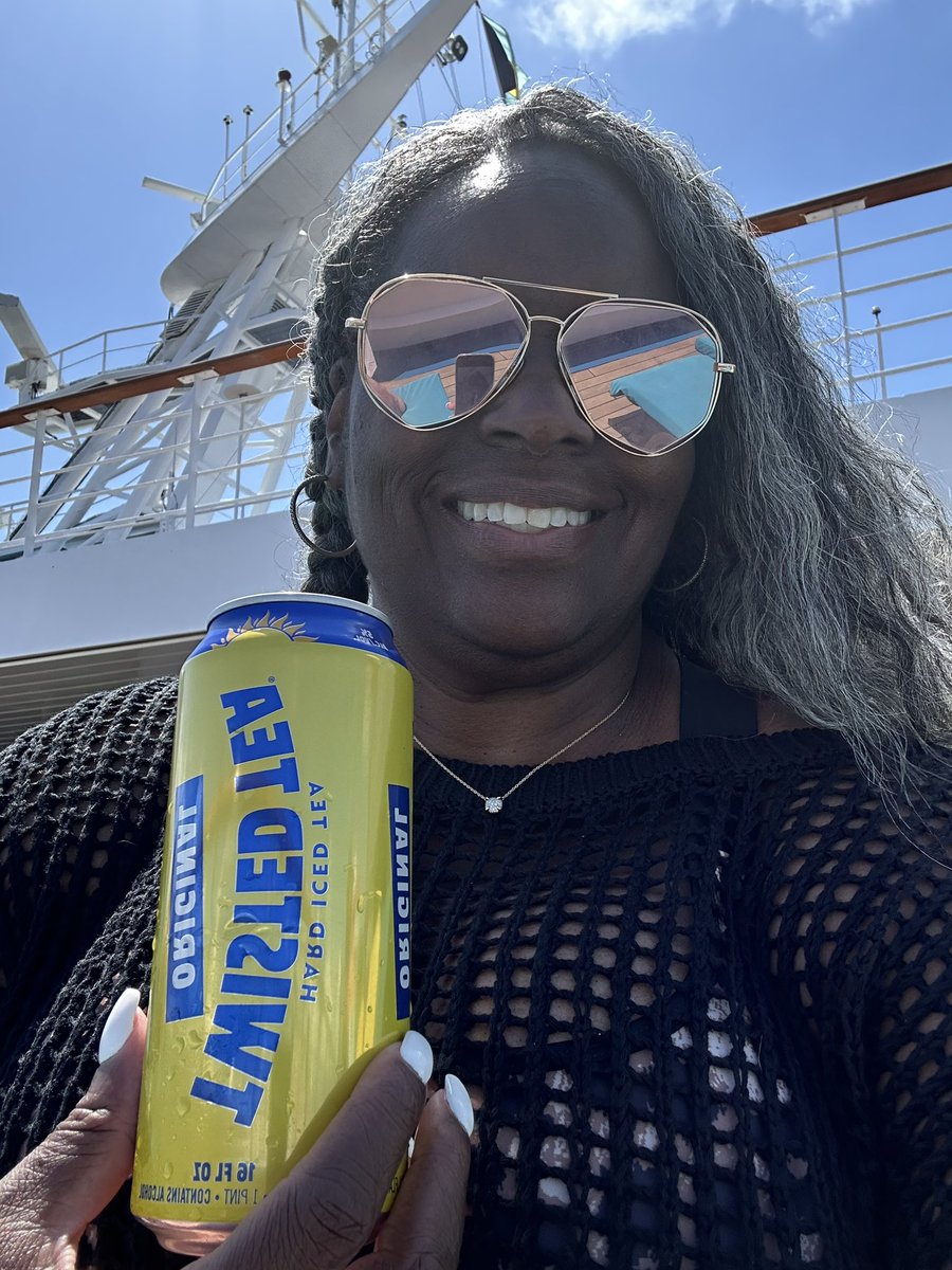 whorocks2014's tweet photo. On vacation with @TwistedTea 🥰☀️ on @CarnivalCruise https://t.co/Zod0PRLKmy