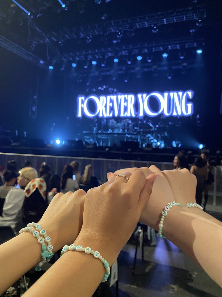 kihyutie's tweet photo. i don't post here anymore but i wanted to leave a memory because this was my dream concert 🥹💙 https://t.co/2mhmqifwPq