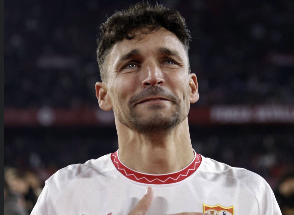 SFCSVQ2's tweet photo. Caparrós como entrenador, Pablo Alfaro suena como miembro del cuerpo técnico, Fernando Navarro suena como sustituto de Orta y Jesús Navas simplemente donde le salga de las pelotas.

Hagan un puto Sevilla de los sevillistas para este final de temporada tan duro que nos espera. https://t.co/ASCZpxiNh2