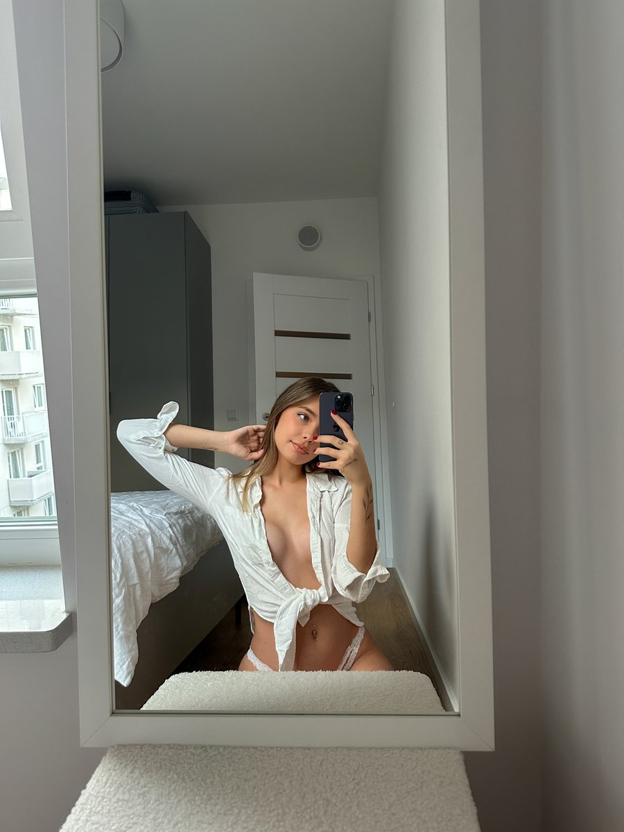 NaomiiiMorningg's tweet photo. Today’s mood — dangerously tempting 😈 https://t.co/ISzv99JJVq
