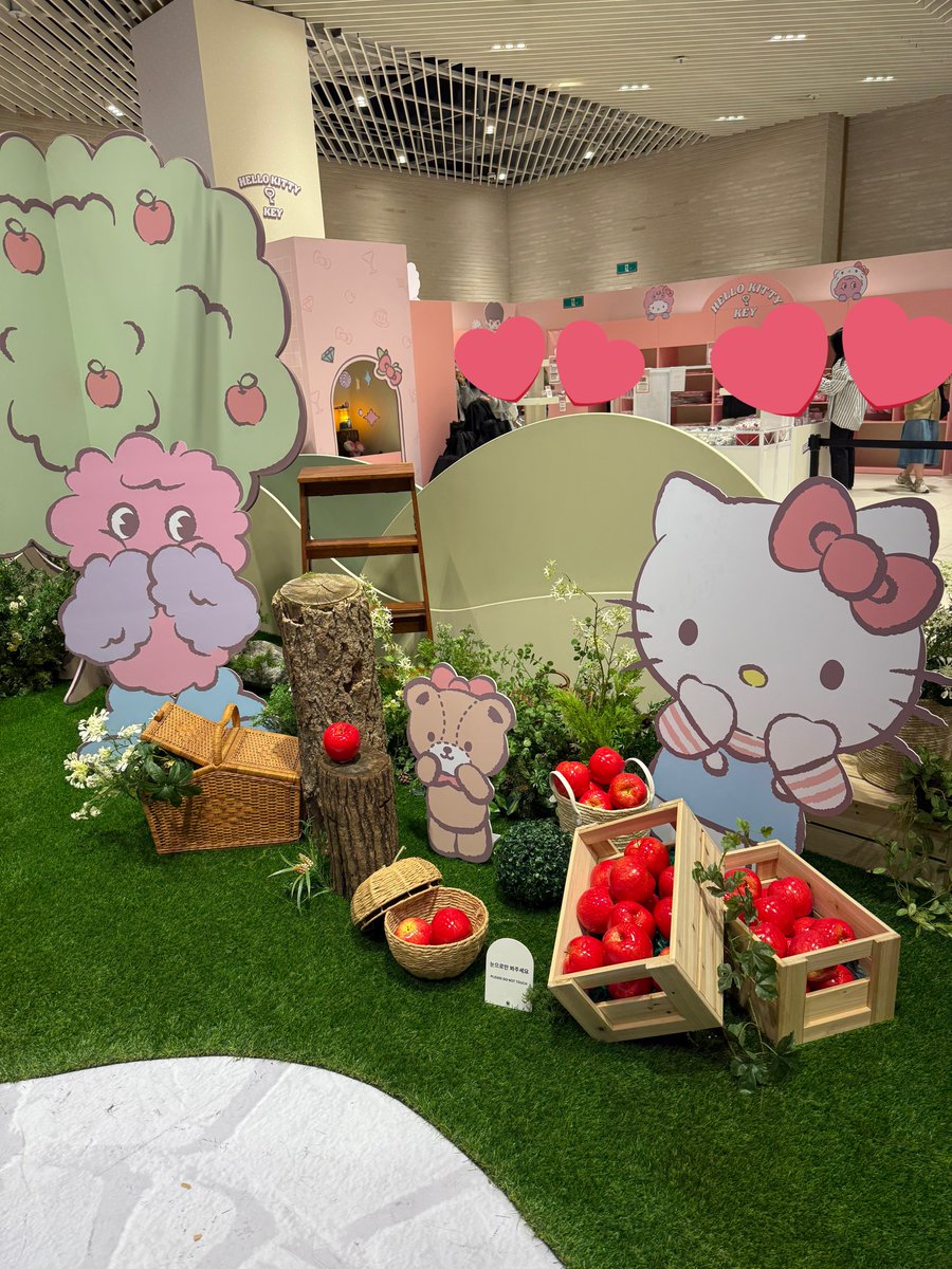 riekeydiary's tweet photo. きーくん可愛すぎる世界をプレゼントしてくれてありがとう🐱🎀🍎🩷ほんまに最初から最後までずーーっと楽しかった🫰🏻⭐️
#KEY #키 #HELLOKITTY #헬로키티 #Where_is_KEY_with_HELLOKITTY #위드뮤 #SHINee #샤이니 #sanrio #산리오코리아 https://t.co/uQvmON99Ku
