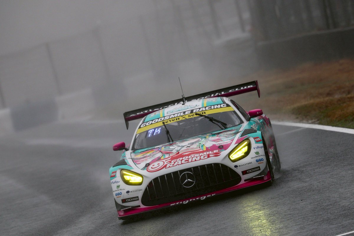 今日は777との接触でDスルーをもらってしまい申し訳ありません。あれが無ければ表彰台に
乗れていたかなと思います。

今回は荒れたレースに色々思うところは有りますがミスは素直に受け入れ、調子が良いので次の富士に切り替えます。

期待してくれたファンはもう少しお待ちください。