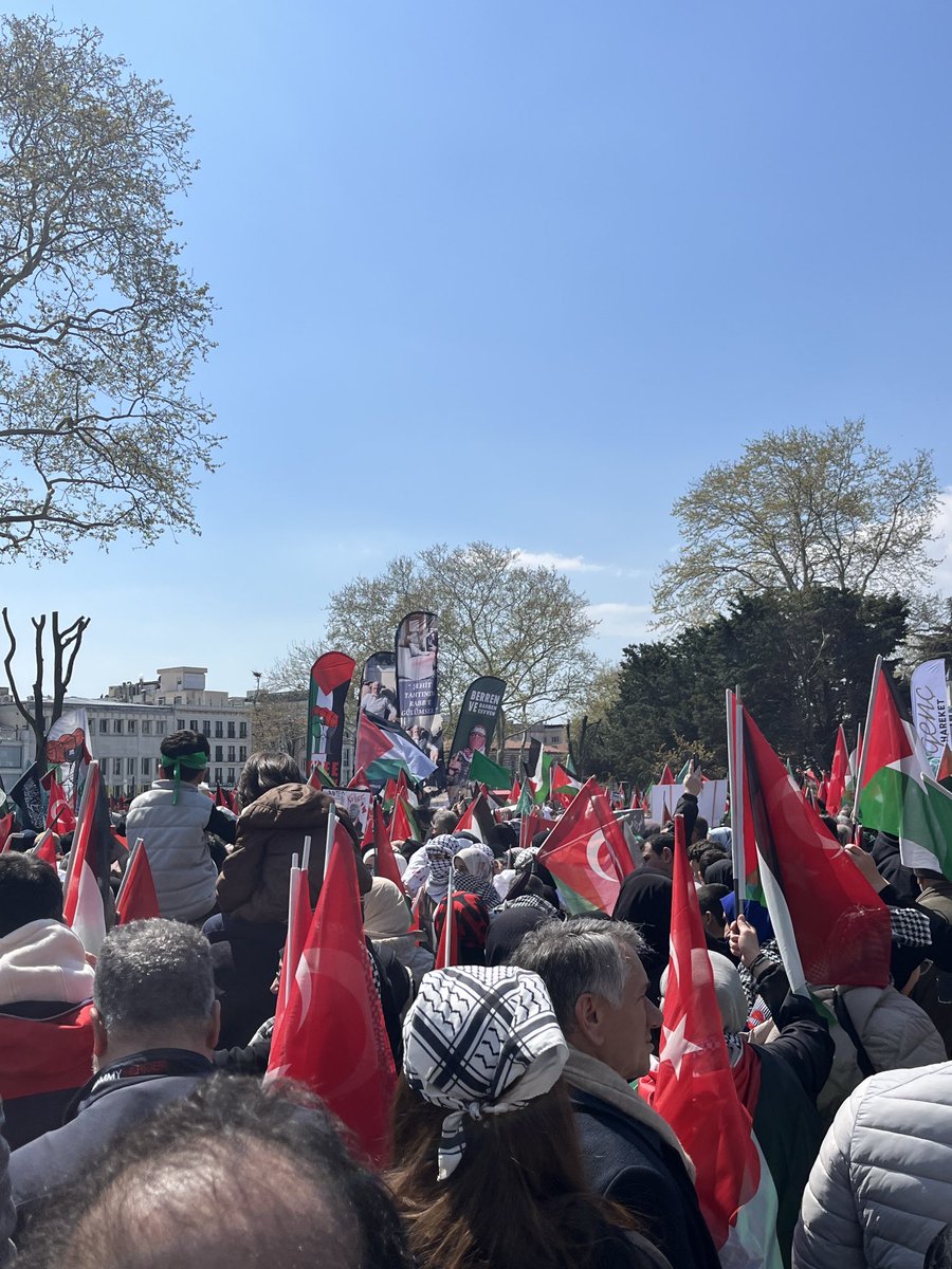 Özgür Gazze,Özgür Filistin.Kahrolsun çocuk katili İsrail ve destekçileri