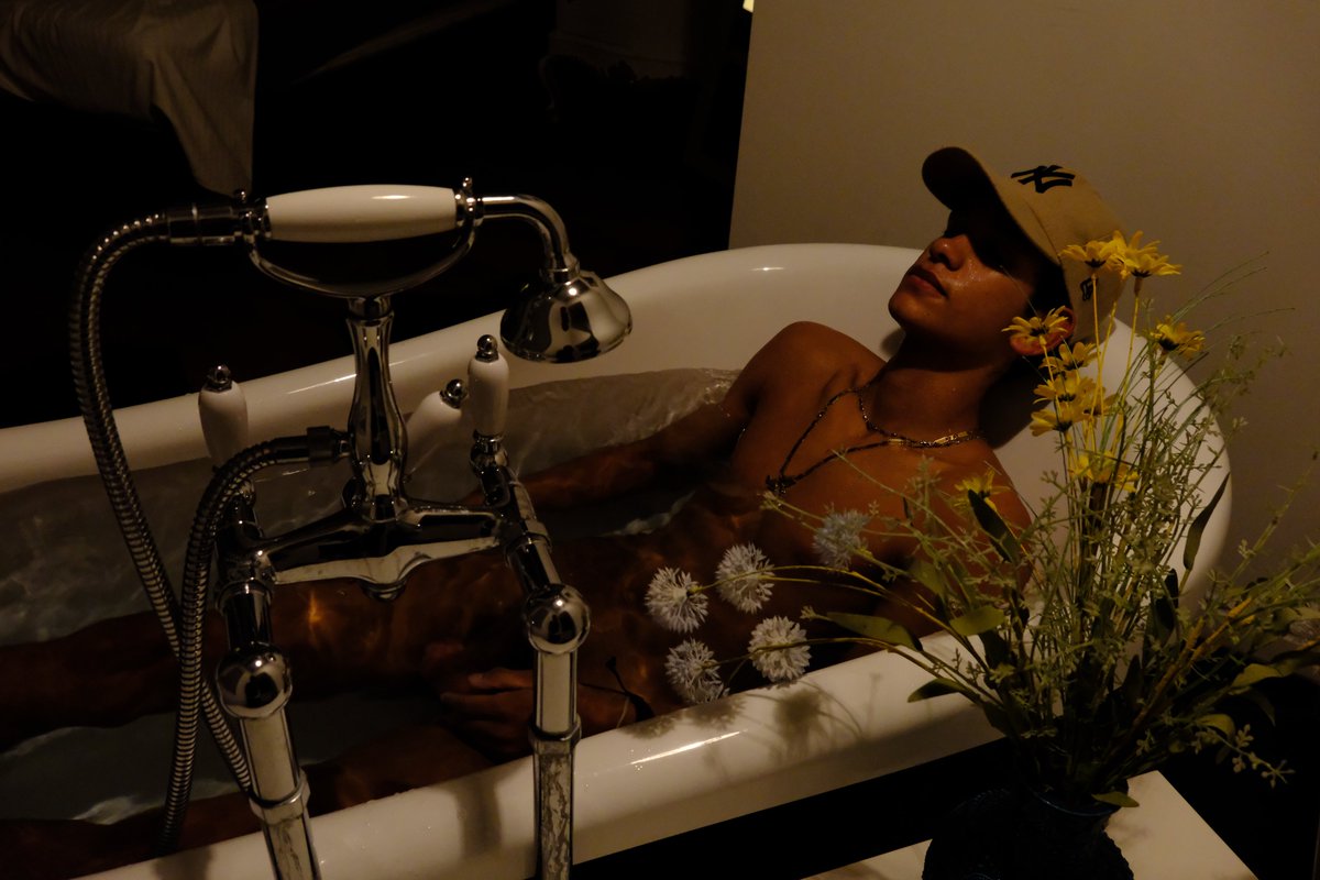 BrandonstoneXL's tweet photo. Relax with me https://t.co/4YPFCTaxUa