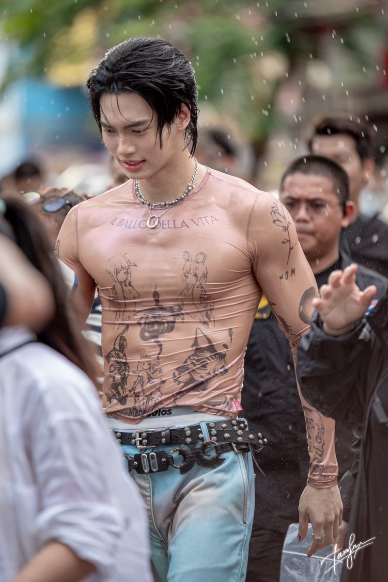 iampk_z's tweet photo. ใครจะเป็นแม่ เป็นไปเลย…!

WIN SONGKRAN KING POWER
#KingPowerSongkran2025xWinMetawin 
#winmetawin @winmetawin https://t.co/w9zwGD4nKf