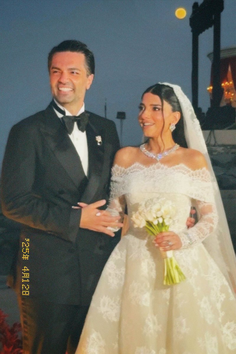 idlinna's tweet photo. The Beautiful Bride ✨
الفستان اخذ قلببببي يجنن 

#نارين_بيوتي https://t.co/PWo28DQ5ZP